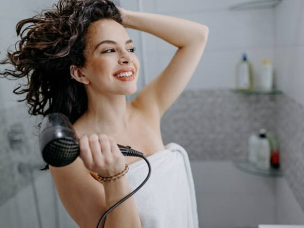 Tips Merawat Rambut Sebelum Menggunakan Alat Penata Rambut
